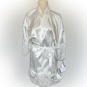 NWT In Bloom Elegant White Satin Bride Robe with Lace Trim